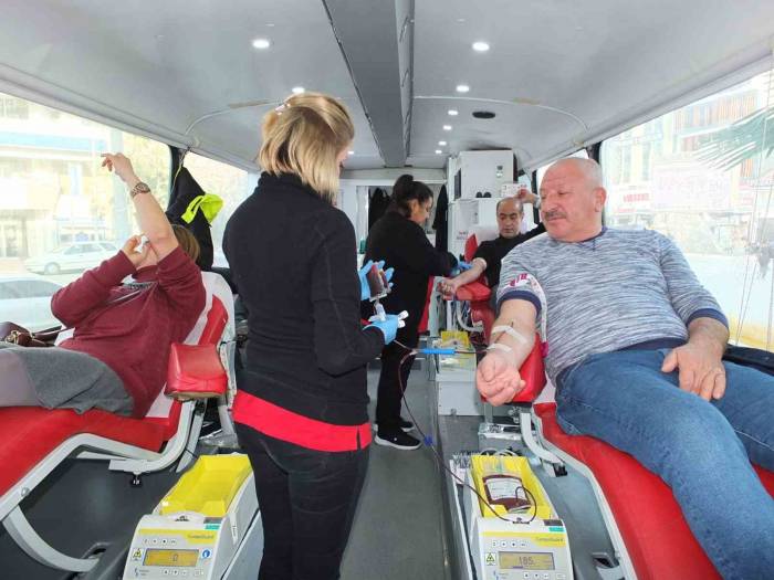 Burhaniyeliler Gönüllü Oldu