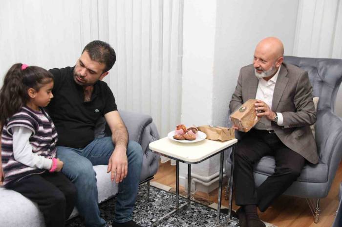 Başkan Çolakbayrakdar, “Türkiye’de İlk Olan Uygulamalarla Model Olduk”