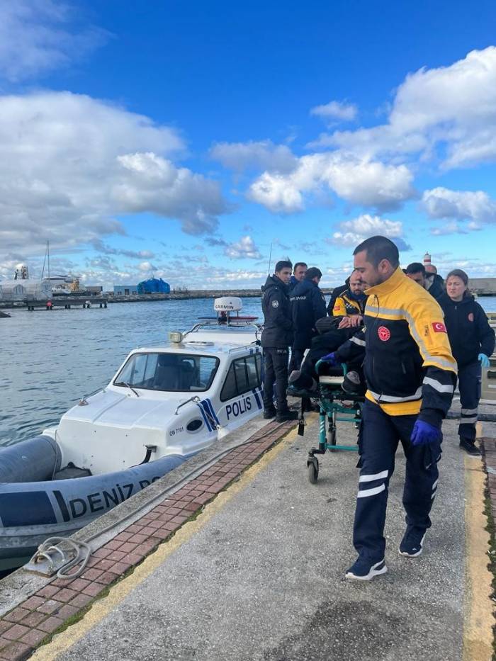 Yalova’da Feribottan Atlayan Şahsı Deniz Polisi Kurtardı