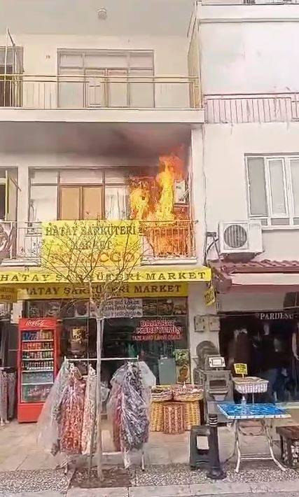 Söndürülmeyen Soba Kovası Balkonda Yangına Sebep Oldu