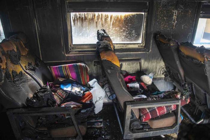Bangladeş’te Tren Vagonları Ateşe Verildi: 4 Ölü
