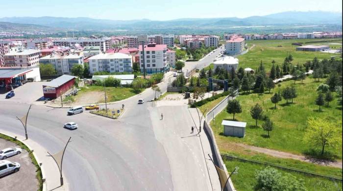 Bingöl’deki Yol Genişletme Çalışmaları, Trafiğe Can Suyu Oluyor