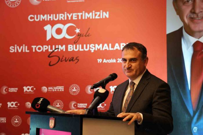 Kaya “Depremde 115 Bin Gönüllü Aktif Görev Aldı”