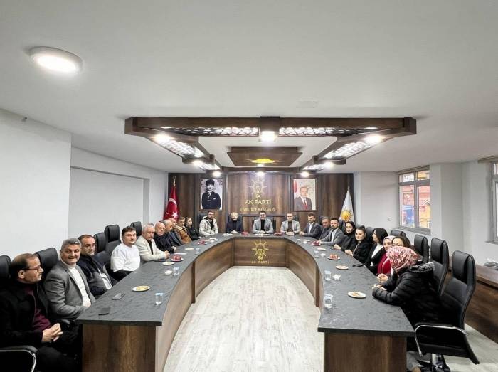 Başkan Güngör Seçim Çalışmalarını Sürdürüyor