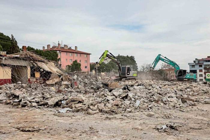 Buldan’a Geç Kalan Yatırımlar Büyükşehir İle Çözülüyor