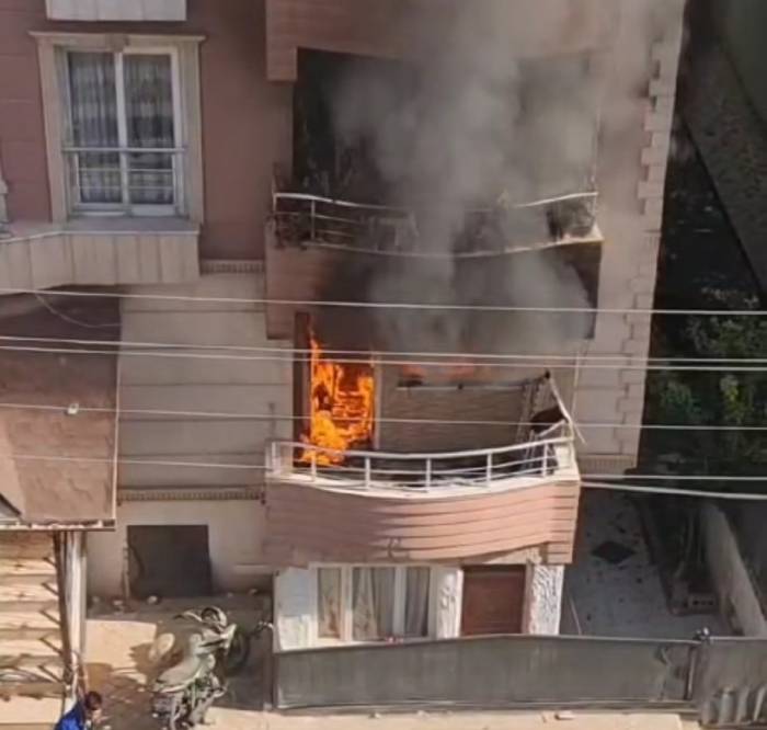 Alevler Apartman Dairesini Sardı, O Anlar Kamerada