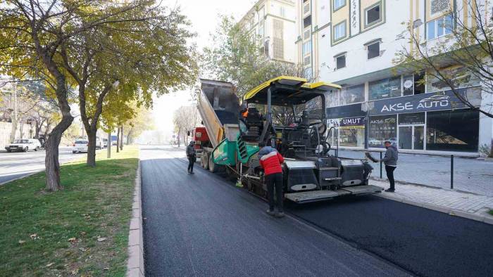 Büyükşehir, Dulkadiroğlu’nda Bir Arteri Daha Yeniledi