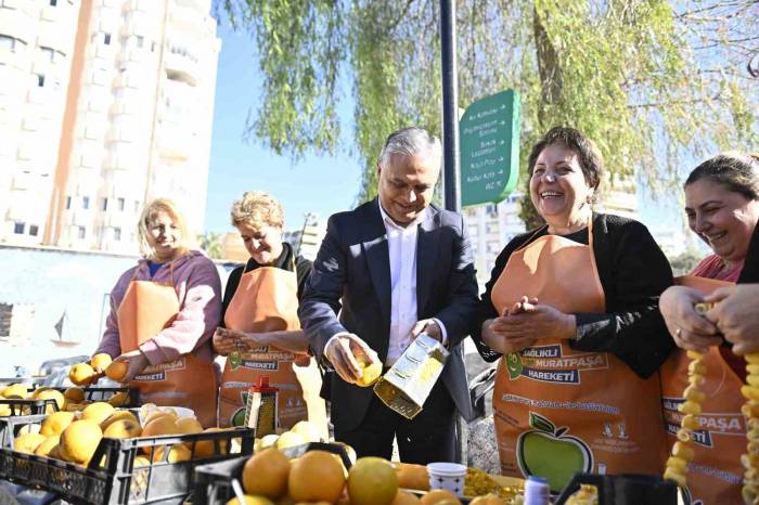 Uysal, Turunç Reçeli Yaptı