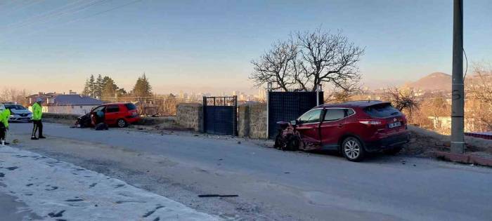 Niğde’de Otomobiller Çarpıştı: 3 Yaralı