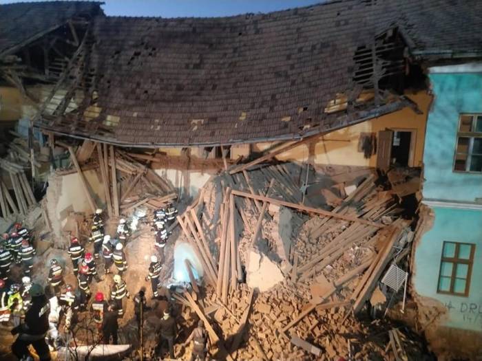 Romanya’da Yatılı Okulun Bir Kısmı Çöktü: 1 Ölü, 3 Yaralı