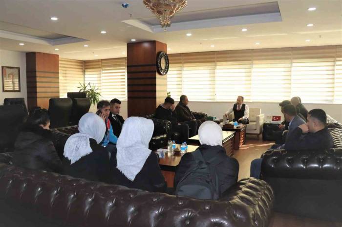 Vali Kızılkaya Vatandaşların Taleplerini Dinledi