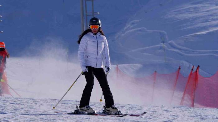 Palandöken’de Karla Gelen Kayak Keyfi