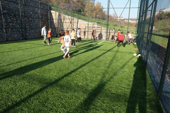 Derince Spor Alanlarıyla Donatılıyor