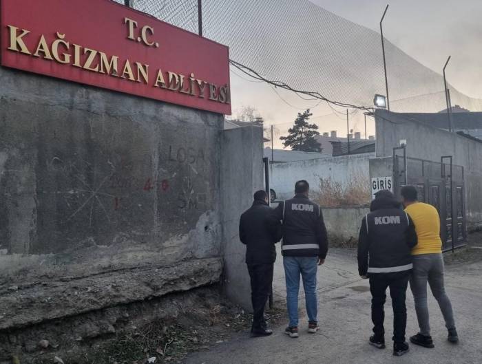 Kars’ta Polis Tefecilere Darbe Vurdu