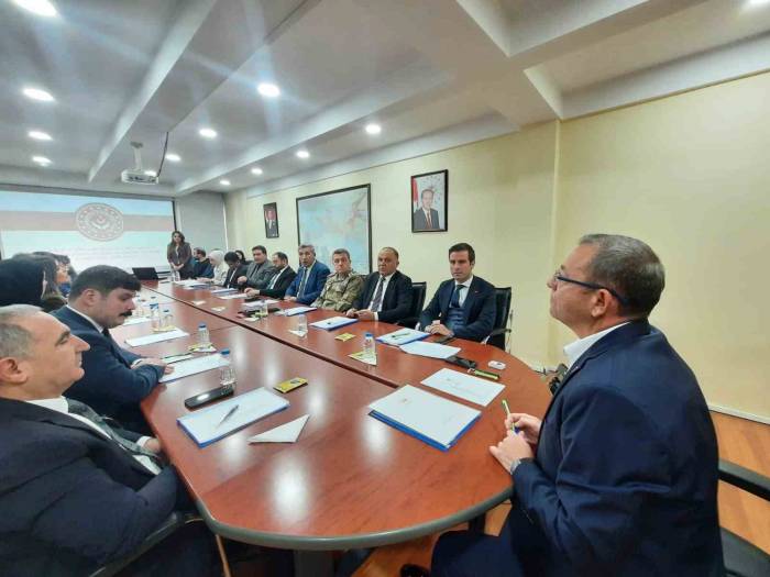 Kars’ta Kadına Şiddetle Mücadele Toplantısı Yapıldı