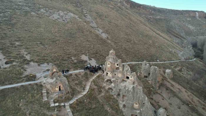 Bakan Yardımcısı Yazgı’dan Turizmin Göz Bebeği Soğanlı Vadisi’nde İnceleme