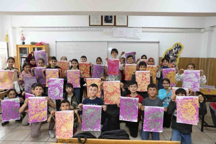 Büyükşehir Kaymek’ten Minikler İçin Okullarında ‘Ebru’ Etkinliği