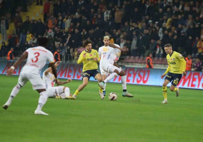 Trendyol Süper Lig: Kayserispor: 3 - Fenerbahçe: 4 (Maç Sonucu)