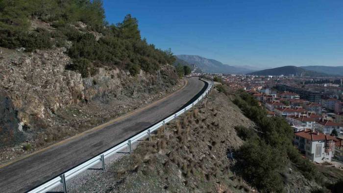 Büyükşehir’den Güvenli Yollar İçin 162 Km Oto Korkuluk