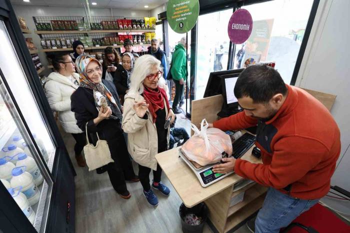 Nilüfer Bostan’ın 6. Şubesi 29 Ekim Mahallesi’nde Açıldı