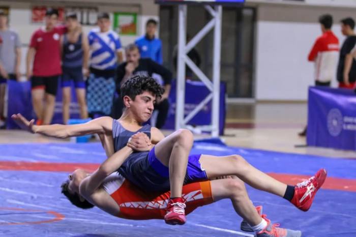 Sivas’ta Pehlivanlar Mindere Çıktı