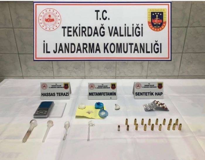 Üç İlçede Uyuşturucu Ele Geçirildi: 3 Gözaltı