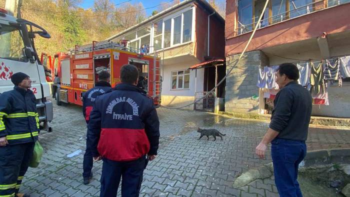 Soba Borusundan Çıkan Yangın Korkuttu