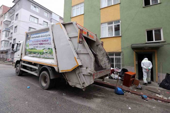 Yenimahalle’de Bir Evden 3 Ton Çöp Çıktı