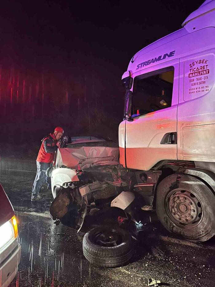 Balıkesir’de Feci Kaza: 3 Ölü