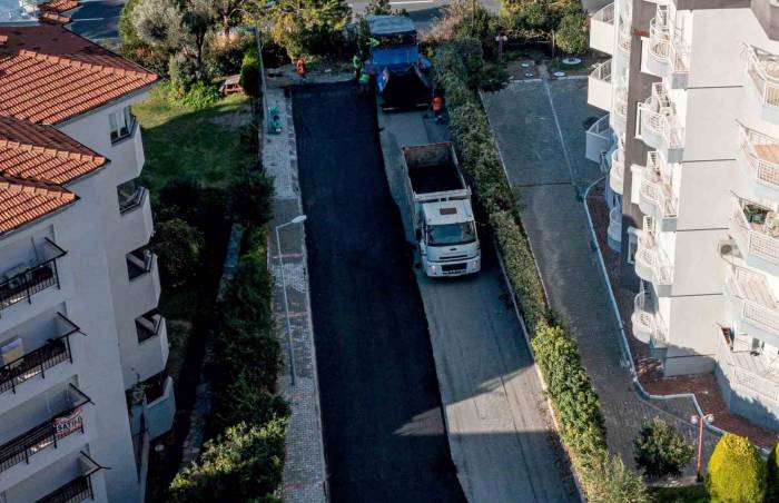 Bayraklıdede Mahallesi’nde Yeni Yollar Yapılıyor