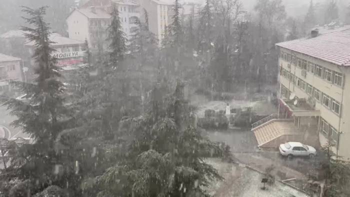 Çameli’nde Yoğun Kar Yağışı Etkili Oluyor