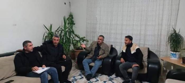 Gündüz Kurumda, Akşam Köylerde Çalışıyorlar