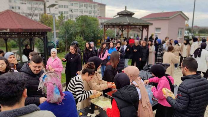 Öğrenciler Hamsiye Doydu