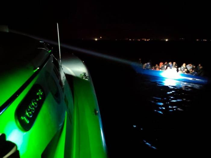 Ayvalık’ta 48 Göçmen Yakalandı, 32’si De Kurtarıldı
