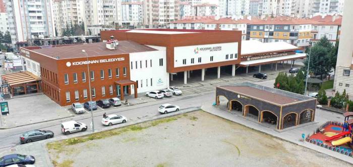 Başkan Çolakbayrakdar, “Şehrin Kimliğine Yakışır Örnek Şadırvanlar Yapıyoruz”