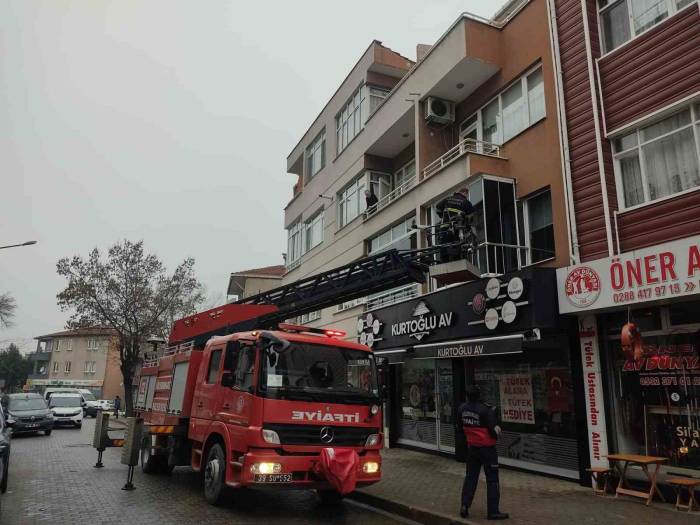 İlaçla İntihar Girişiminde Bulunarak Kendini İhbar Etti