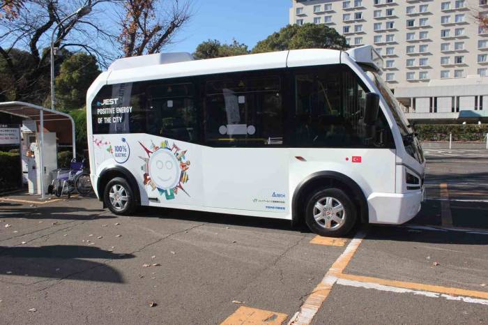 Türk Markası Elektrikli Minibüs, Tokyo Sokaklarında