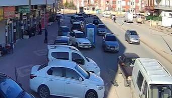 Trafikte Tartıştığı Sürücüyü Takip Edip Darp Etti