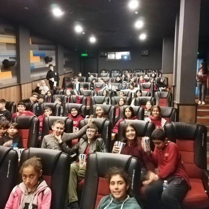 Köyceğizli Öğrenciler ‘Aybüke; Öğretmen Oldum Ben’ Filmini İzledi