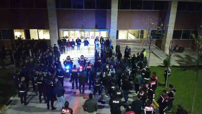 Manisa Emniyetinden Yakalama Kararı Bulunan Şahıslara Operasyon: 46 Gözaltı
