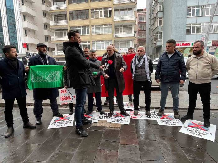 Tbmm’de ‘Sayın Öcalan’ Söylemine Bir Grup Vatandaştan Protesto