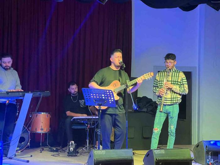 Üniversiteli Gençlere Ücretsiz Konser