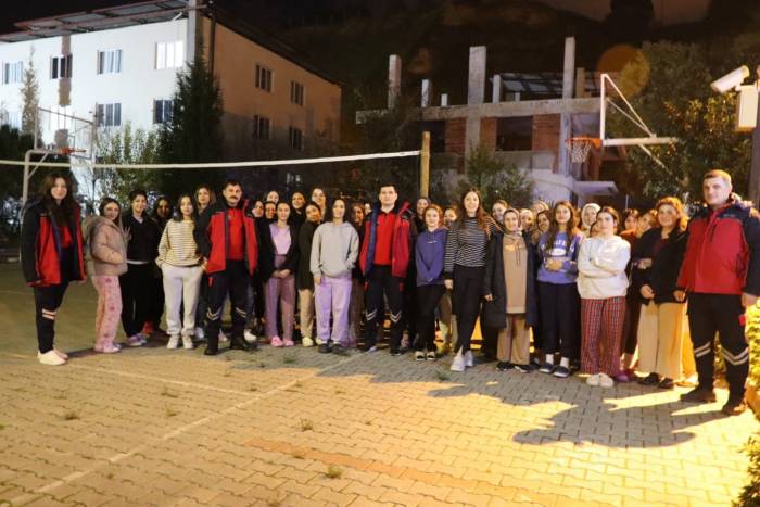 Nafad Ekipleri Gençlere Afet Eğitimi Vermeye Devam Ediyor