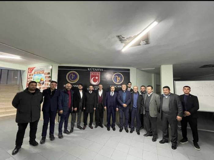 Veysel Eroğlu, Birlik Vakfında Gençlerle Bir Araya Geldi