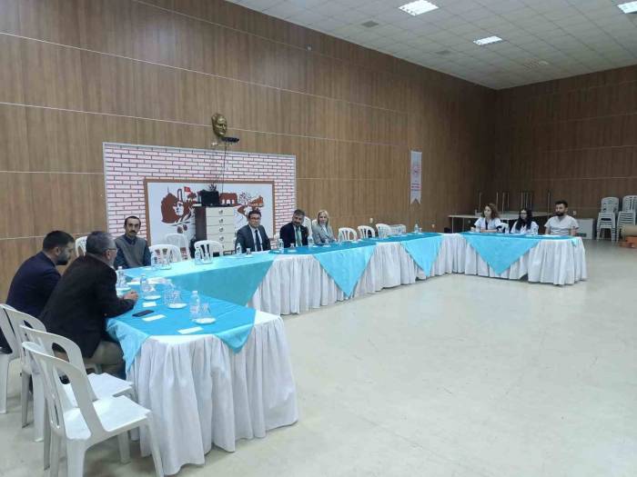 Aile Ve Sosyal Hizmetler İl Müdürü Kömürcüoğlu, Huzurevi Yöneticileri İle Bir Araya Geldi