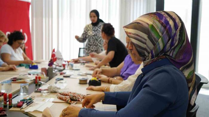 Balıkesir’de El Emeği Ürünleri Fuarı