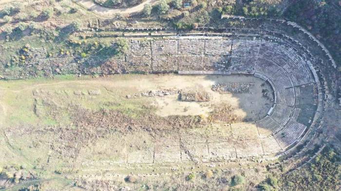 Yarışlar Kenti Magnesia, Büyük Stadyumu İle Dikkat Çekiyor