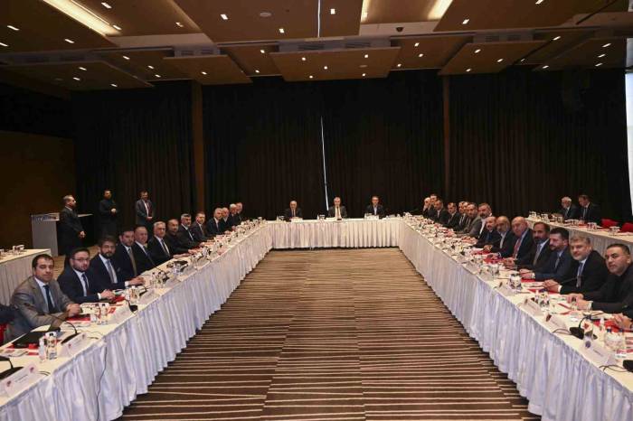 Bakan Bak: "Türk Sporunu Daha İyi Noktalara Taşıyacağımıza İnanıyorum"