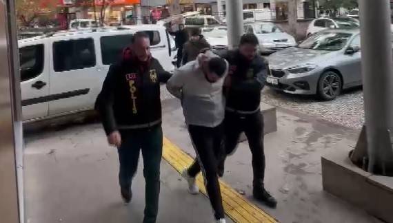 İş Yerini Kurşunlayan Şüpheli Cinayet Ve 9 Ayrı Suçtan Aranıyormuş