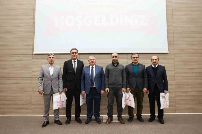 Başkan Mahçiçek, 9 Yılda 680 Bin Kitabı Öğrencilerle Buluşturdu